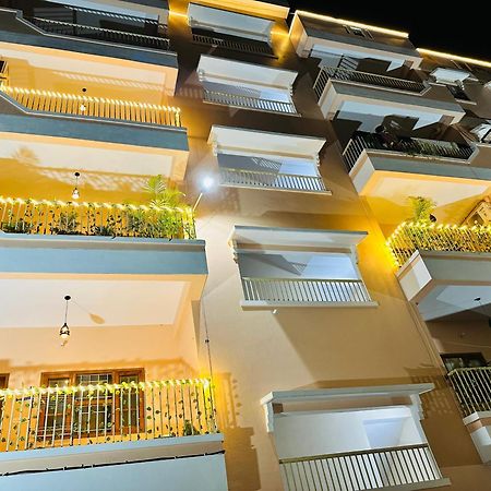 Zoomstay - 3Bhk Apartments Varanasi Bagian luar foto