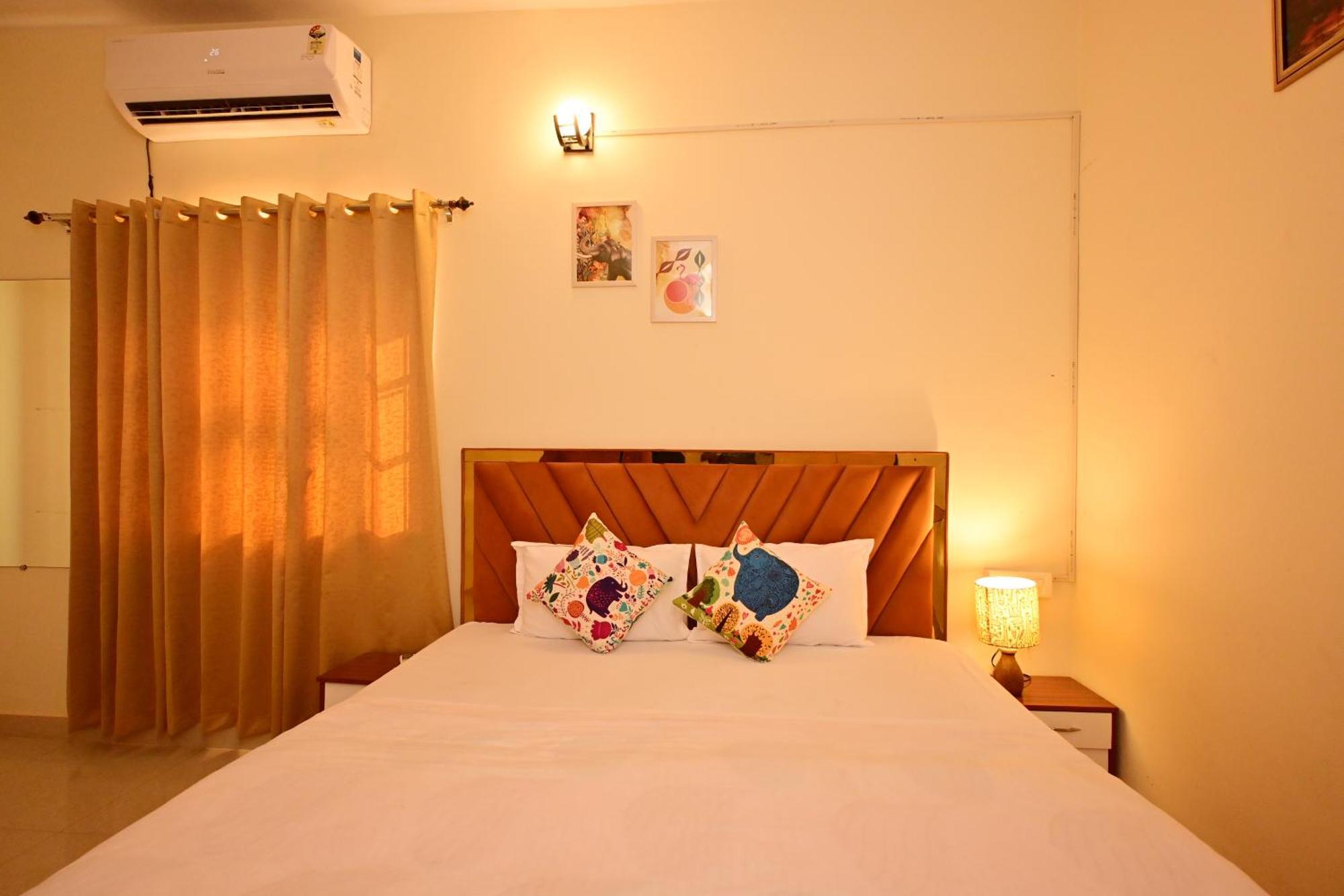 Zoomstay - 3Bhk Apartments Varanasi Bagian luar foto
