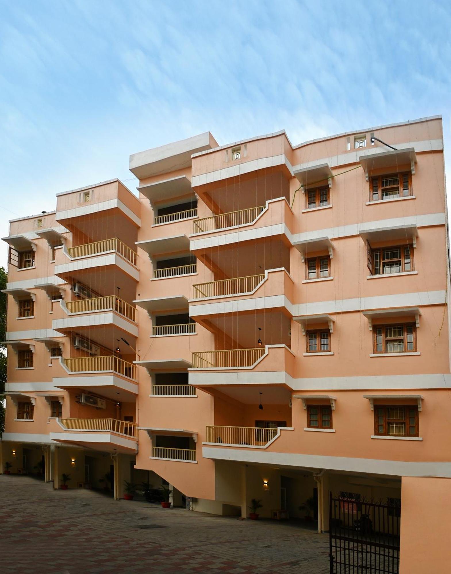 Zoomstay - 3Bhk Apartments Varanasi Bagian luar foto
