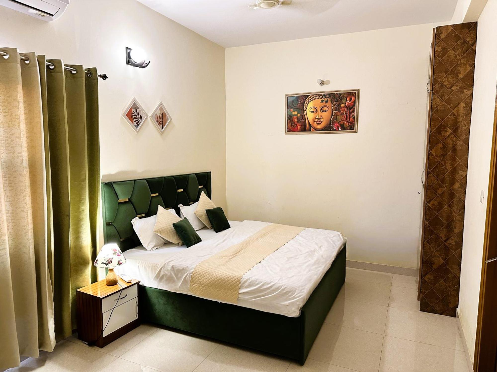 Zoomstay - 3Bhk Apartments Varanasi Bagian luar foto