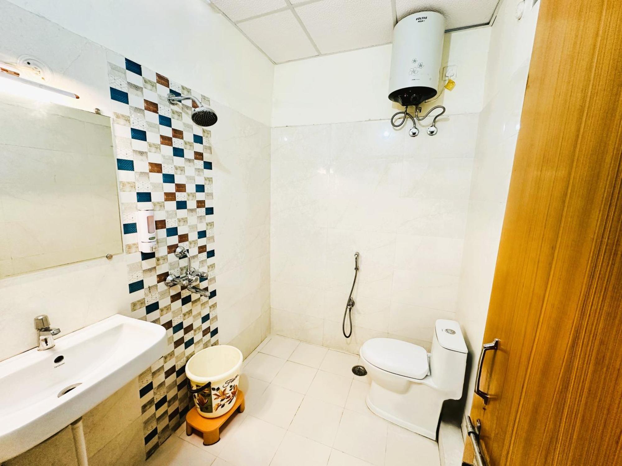 Zoomstay - 3Bhk Apartments Varanasi Bagian luar foto
