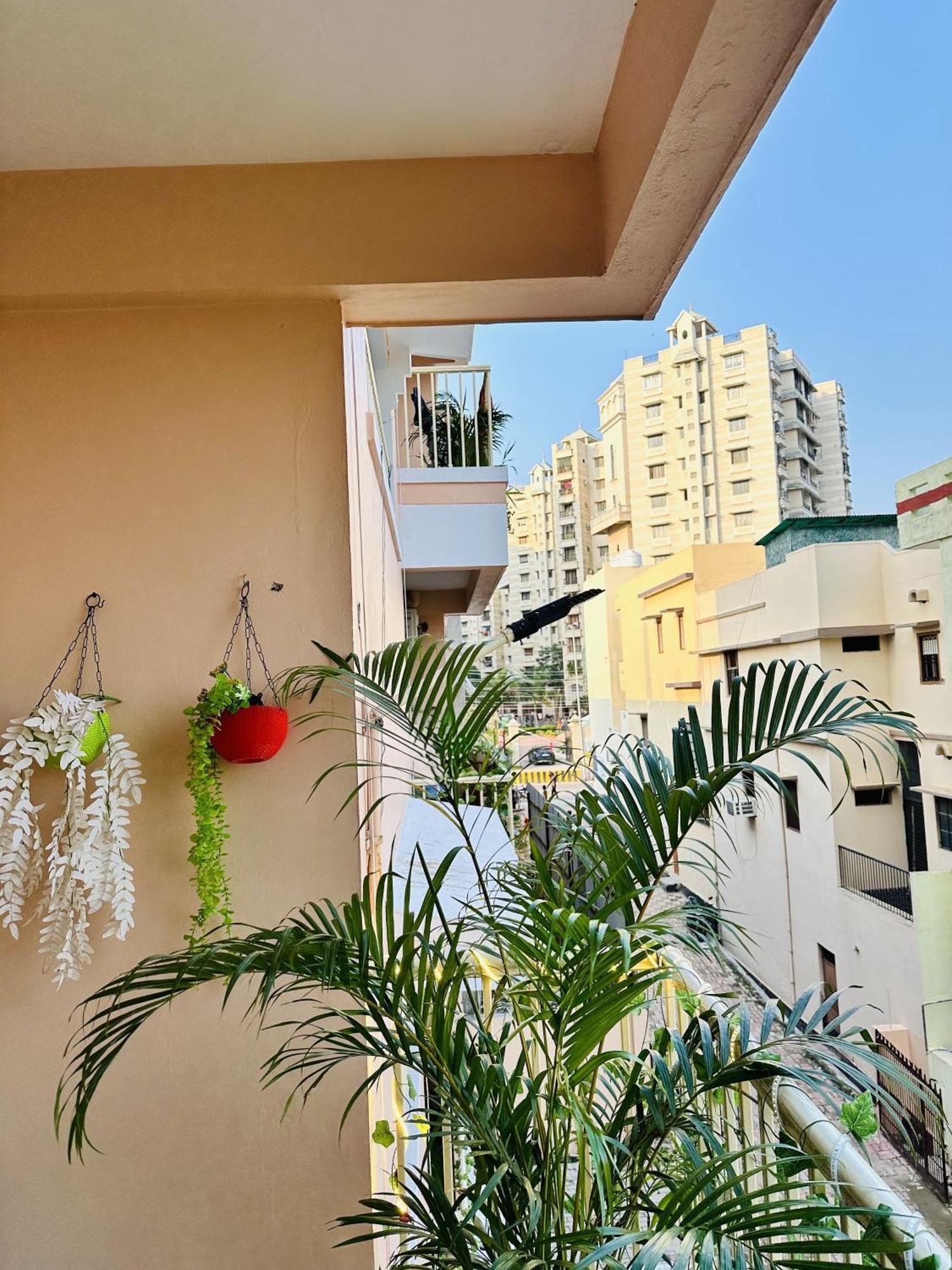 Zoomstay - 3Bhk Apartments Varanasi Bagian luar foto