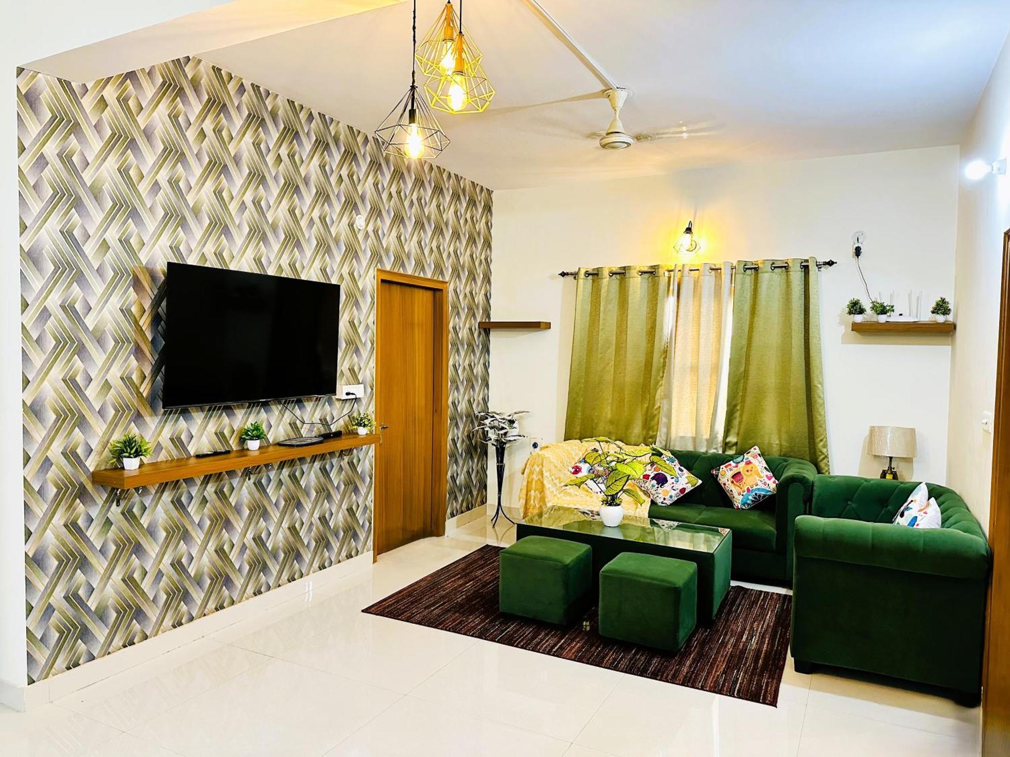 Zoomstay - 3Bhk Apartments Varanasi Bagian luar foto
