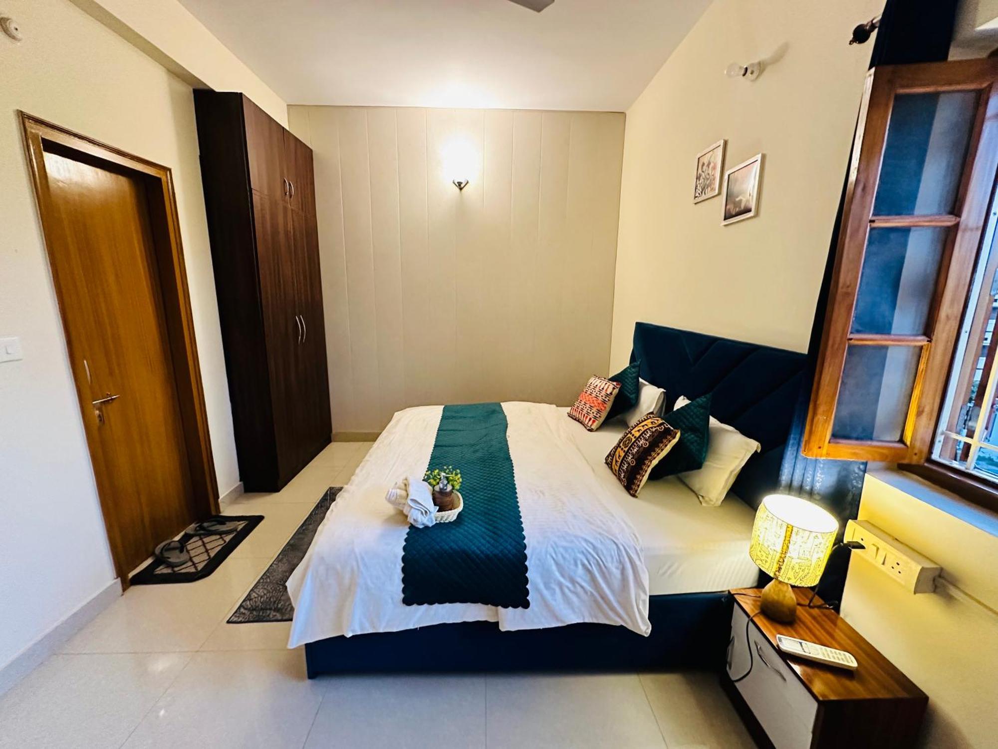 Zoomstay - 3Bhk Apartments Varanasi Bagian luar foto