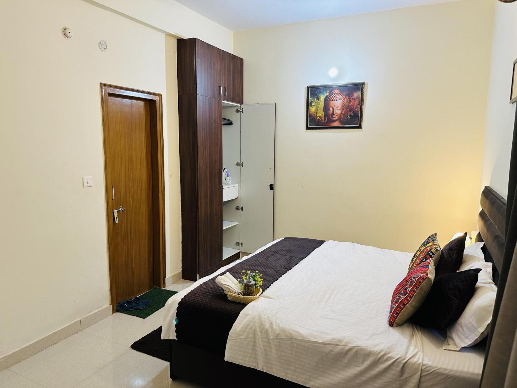 Zoomstay - 3Bhk Apartments Varanasi Bagian luar foto