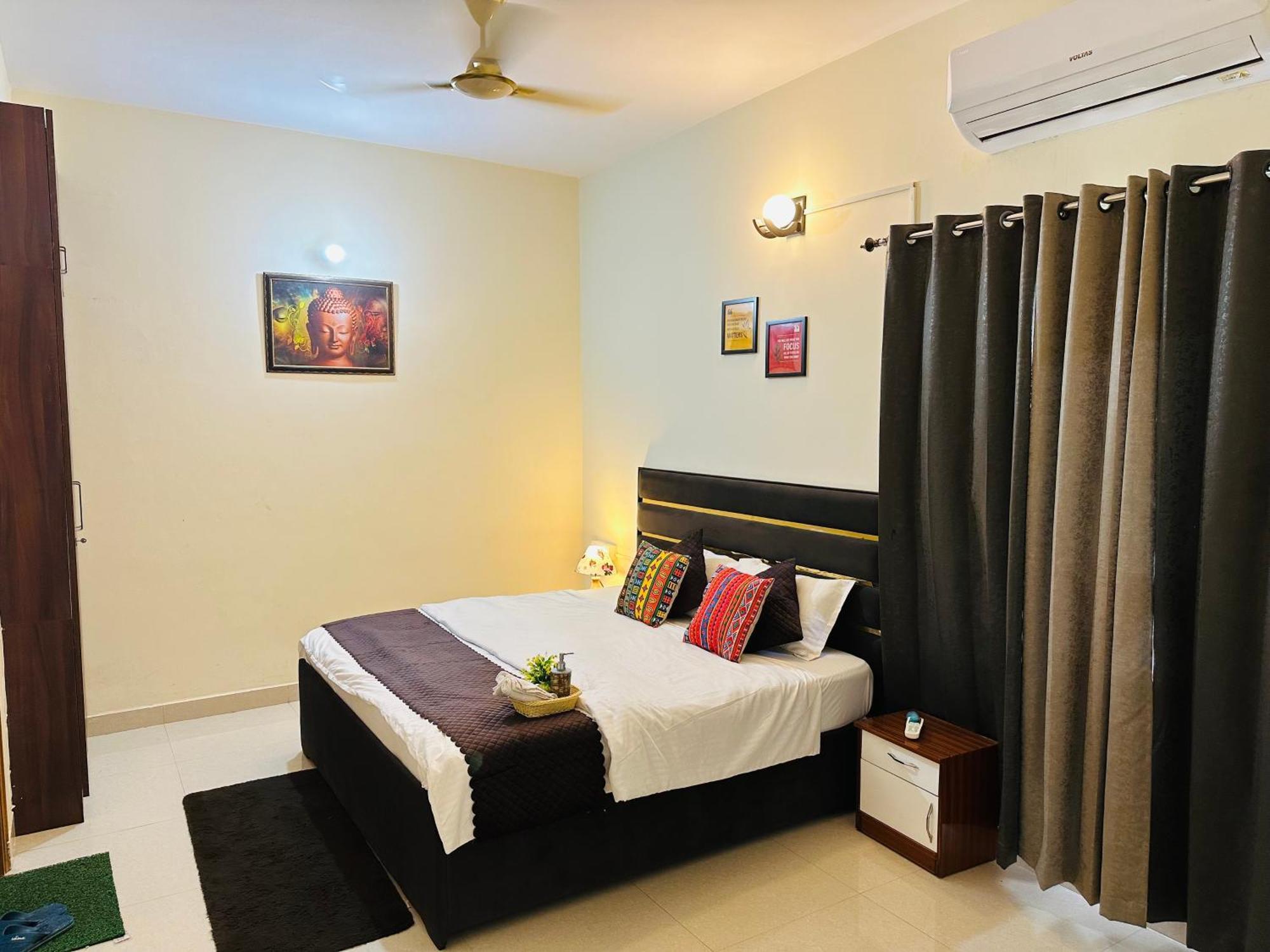 Zoomstay - 3Bhk Apartments Varanasi Bagian luar foto