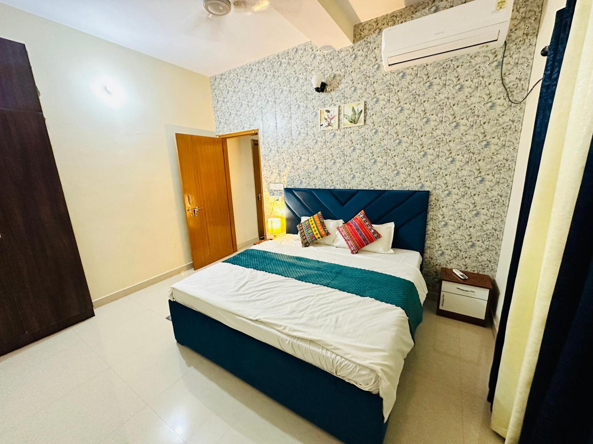 Zoomstay - 3Bhk Apartments Varanasi Bagian luar foto
