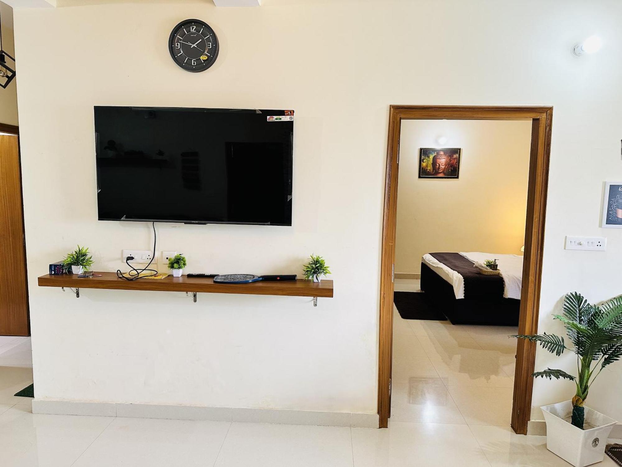 Zoomstay - 3Bhk Apartments Varanasi Bagian luar foto