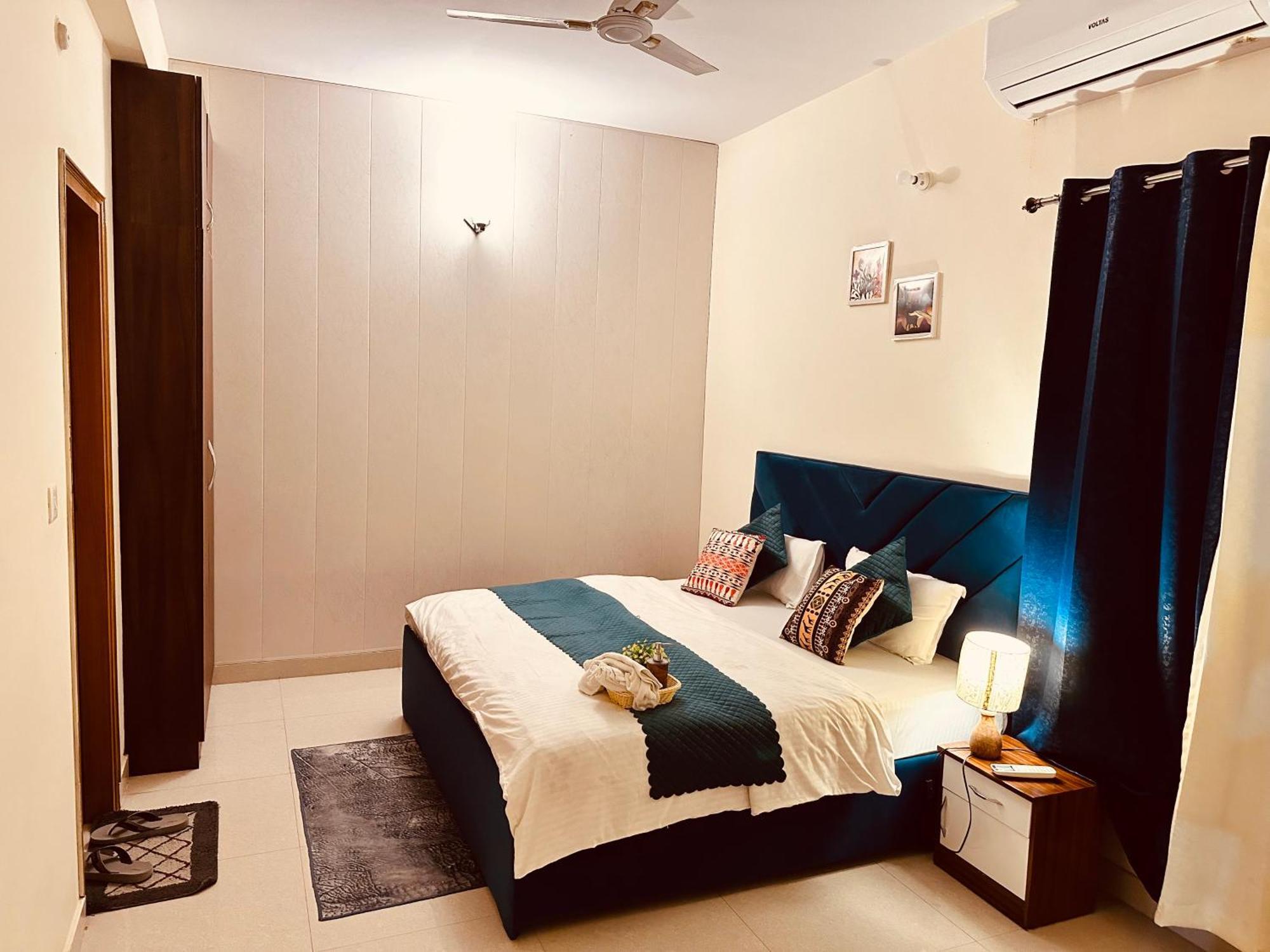 Zoomstay - 3Bhk Apartments Varanasi Bagian luar foto