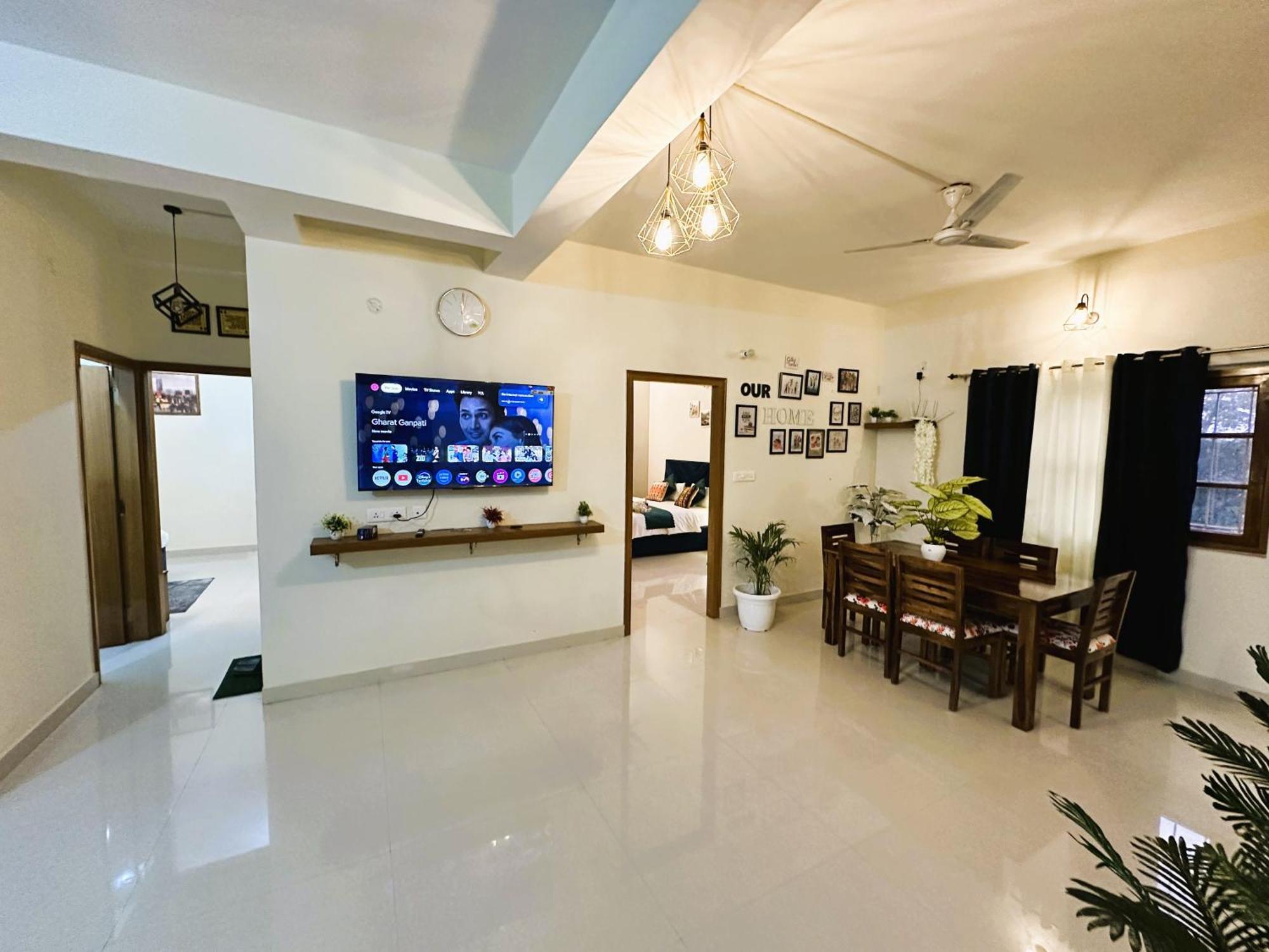 Zoomstay - 3Bhk Apartments Varanasi Bagian luar foto