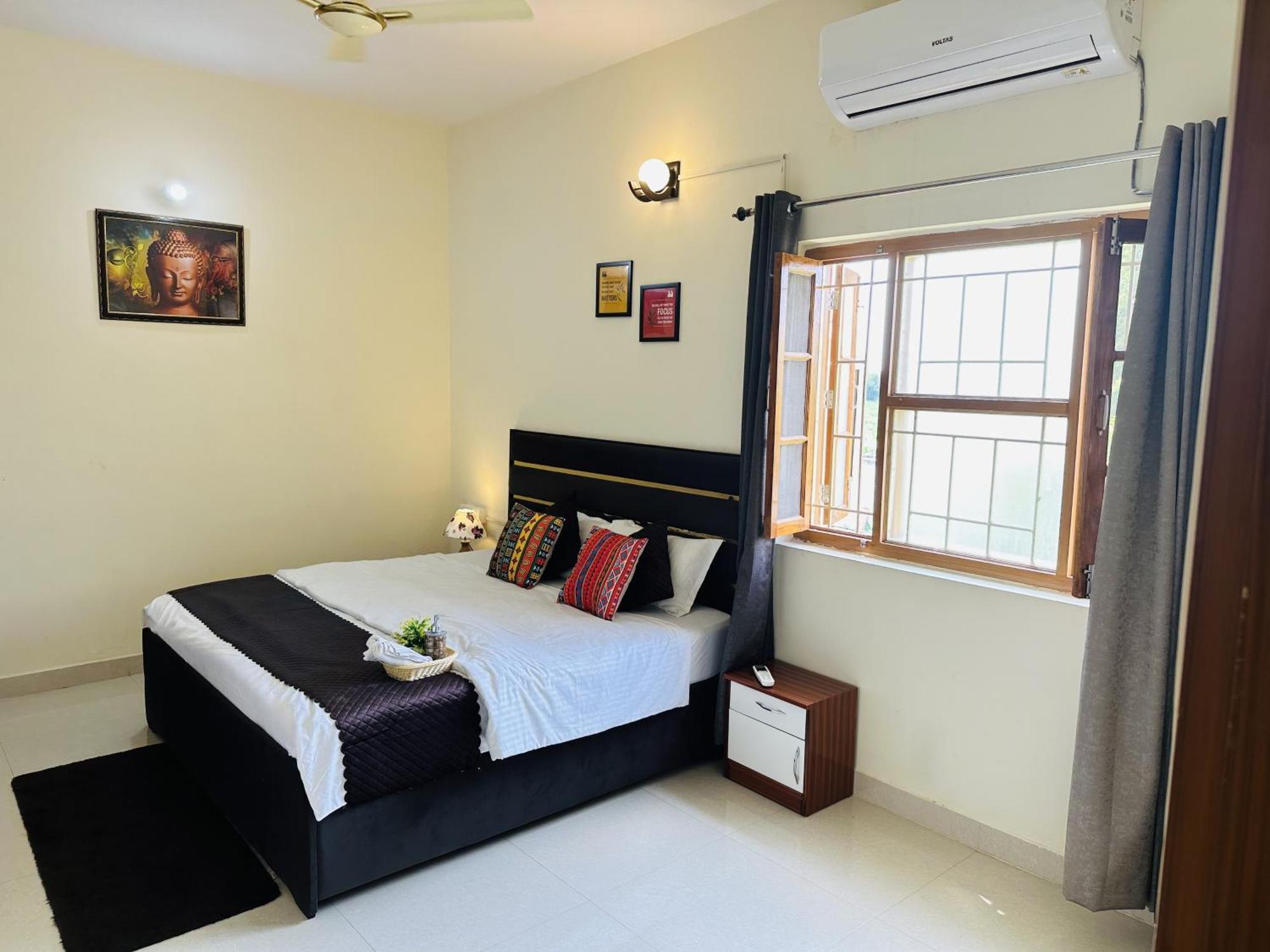 Zoomstay - 3Bhk Apartments Varanasi Bagian luar foto