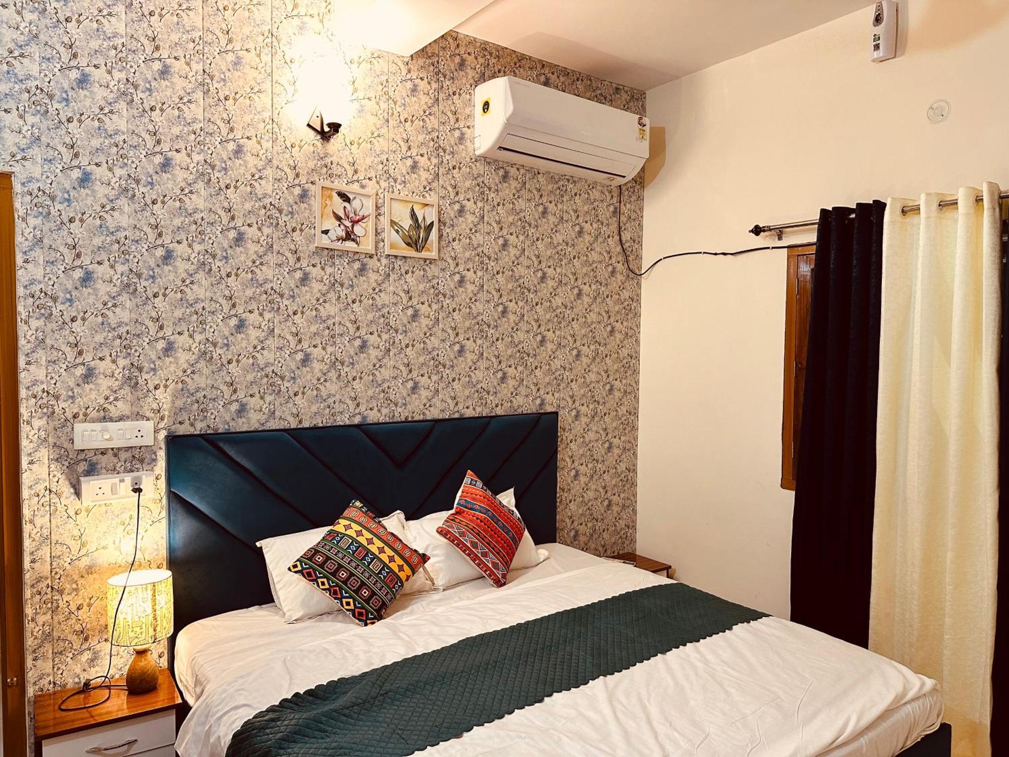 Zoomstay - 3Bhk Apartments Varanasi Bagian luar foto